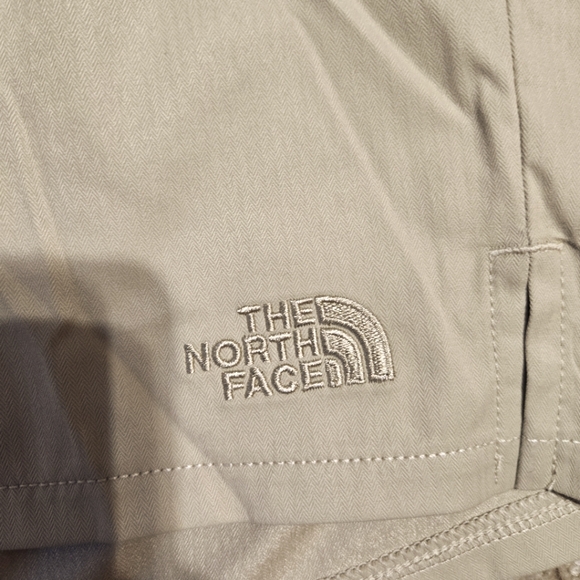 NWT The North Face Aphrodite Motion Bermuda Shorts - Picture 2 of 4